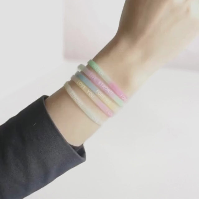 Armbänder mit verschiedenen Aufdrucken (Glow in the Dark)
