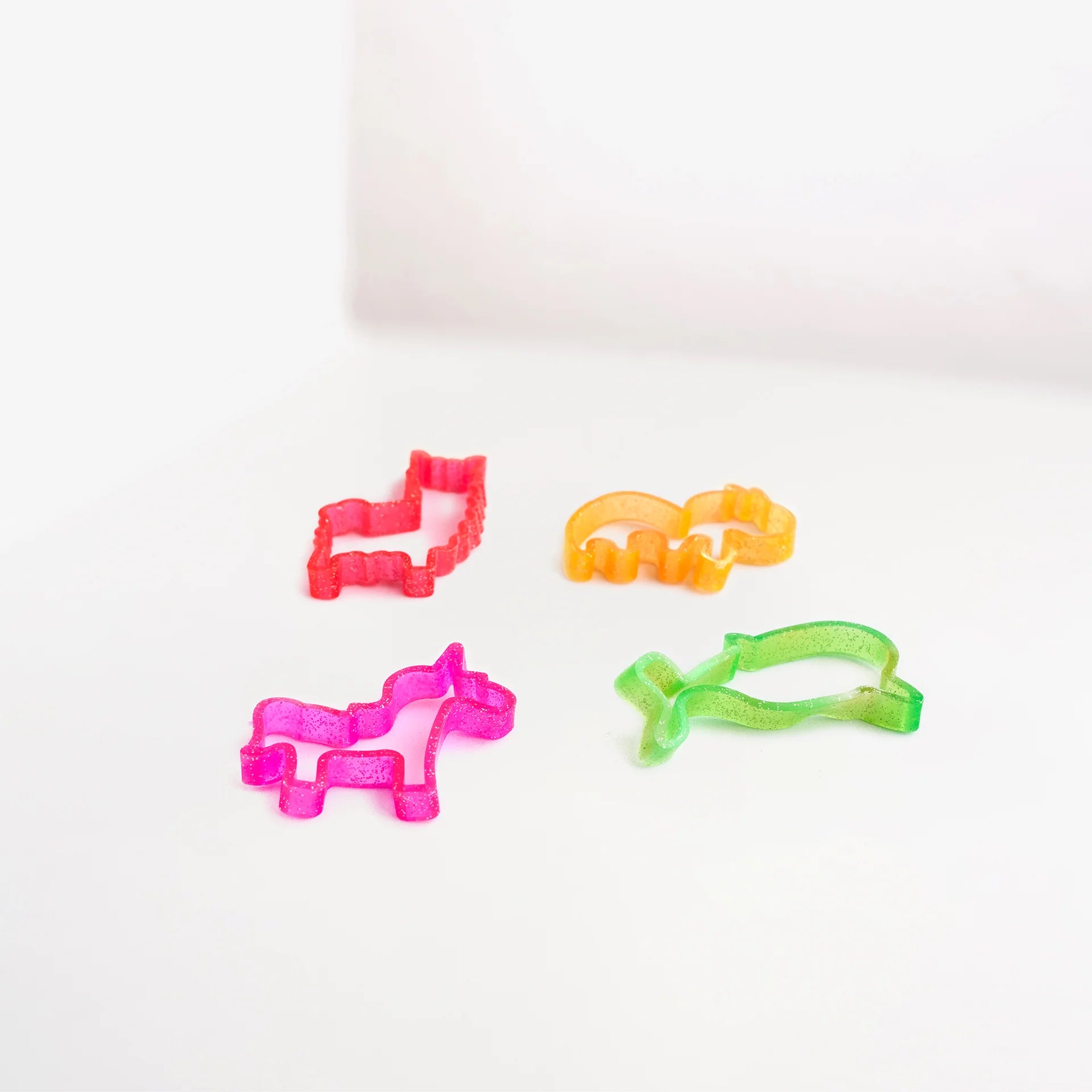 Gummibänder mit verschiedenen Motiven